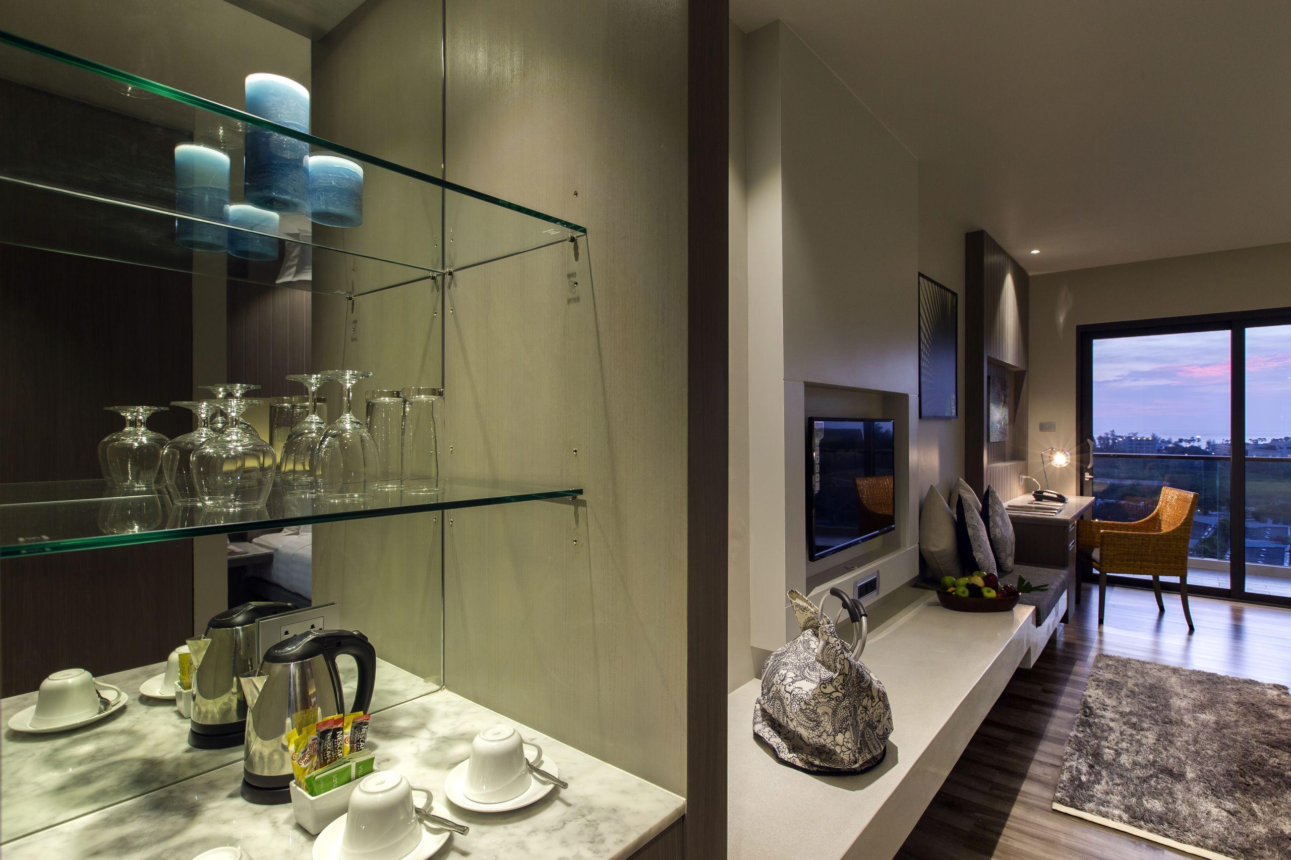 Hotel Ikon Phuket - Sha Extra Plus Karon Exterior foto