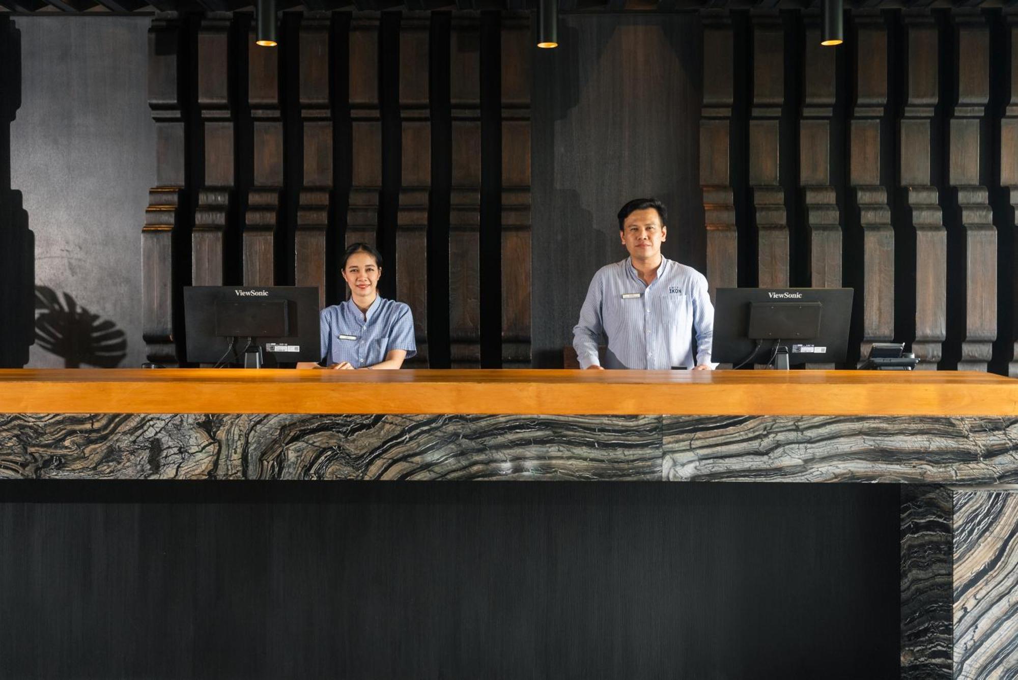 Hotel Ikon Phuket - Sha Extra Plus Karon Exterior foto
