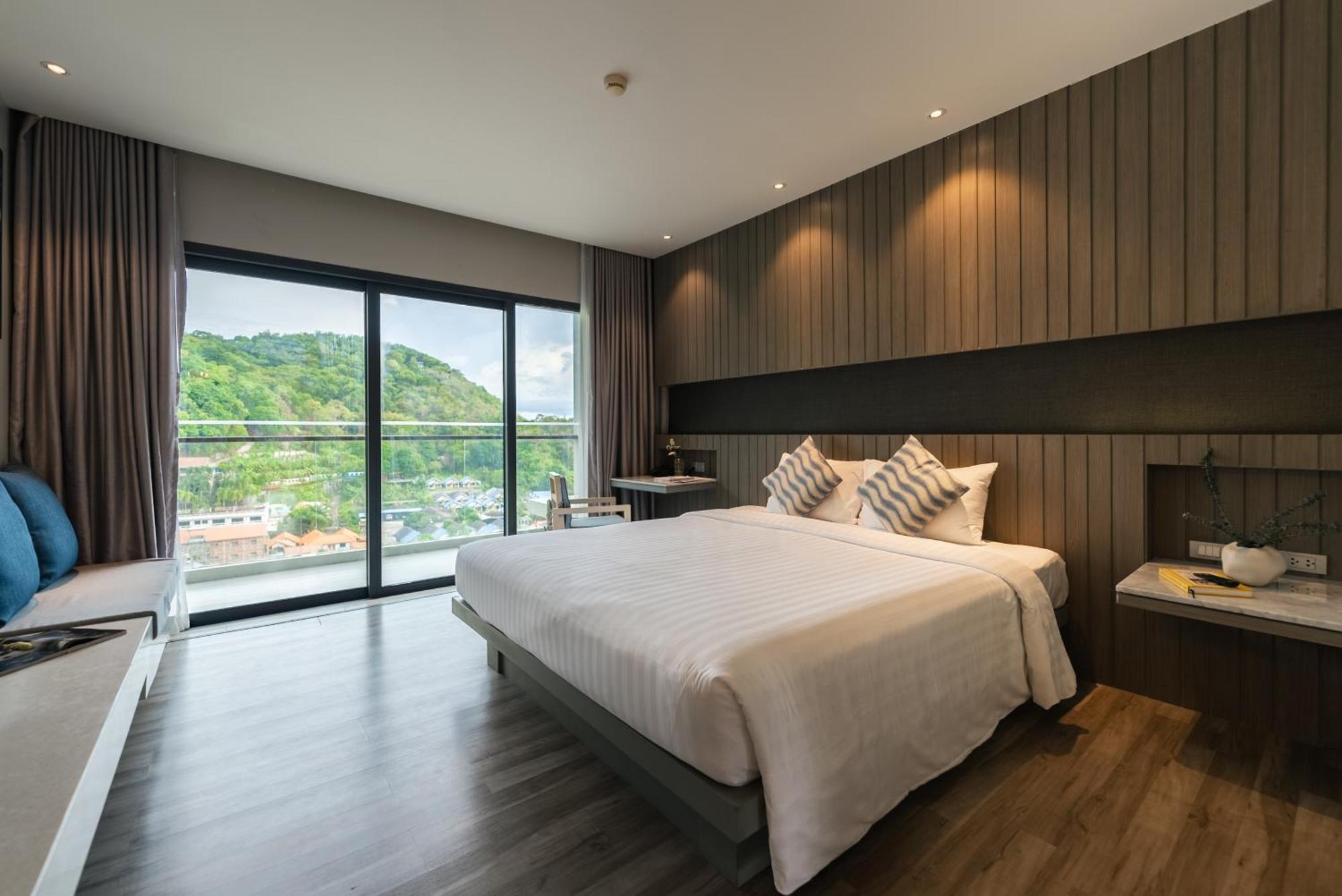Hotel Ikon Phuket - Sha Extra Plus Karon Exterior foto