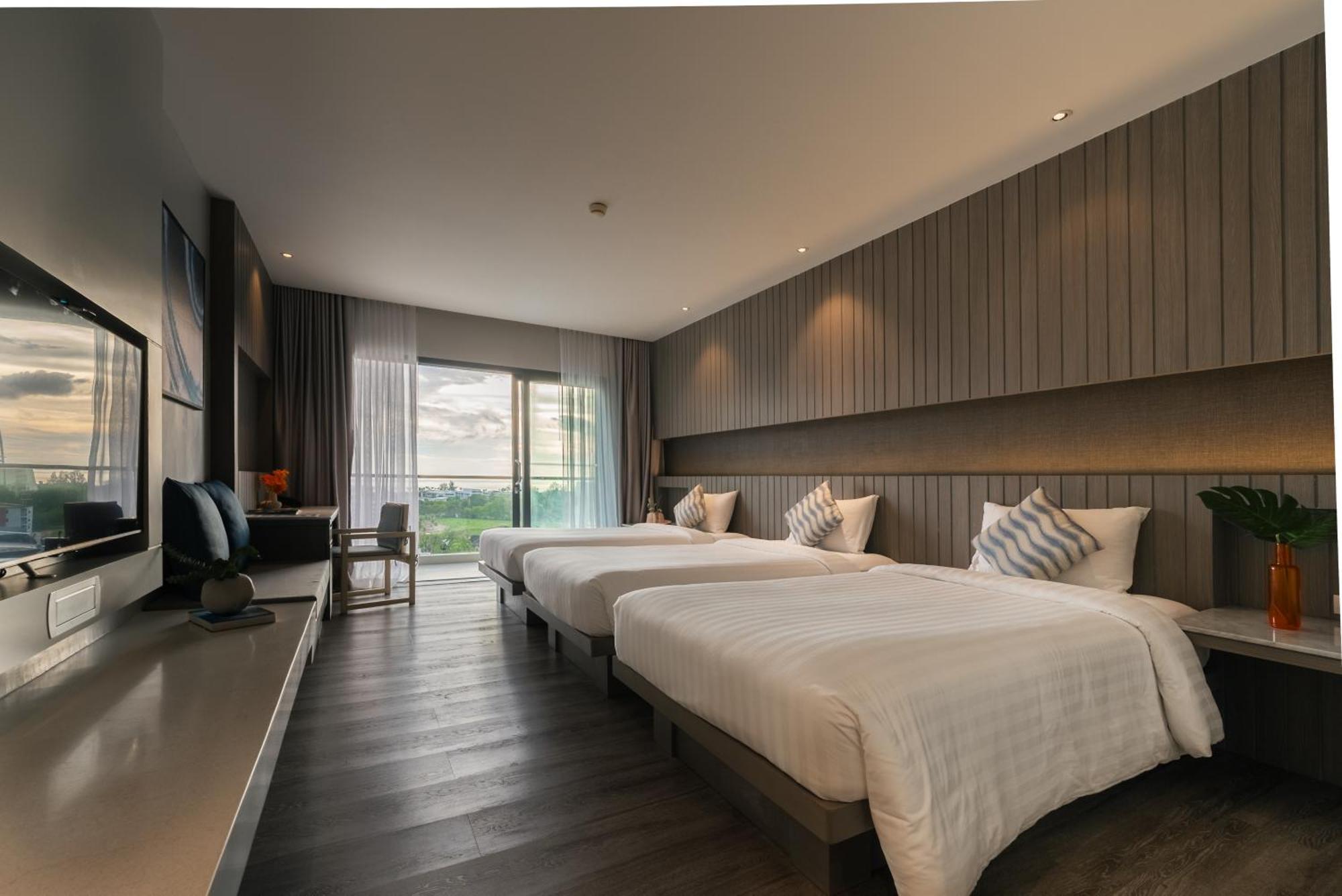 Hotel Ikon Phuket - Sha Extra Plus Karon Exterior foto