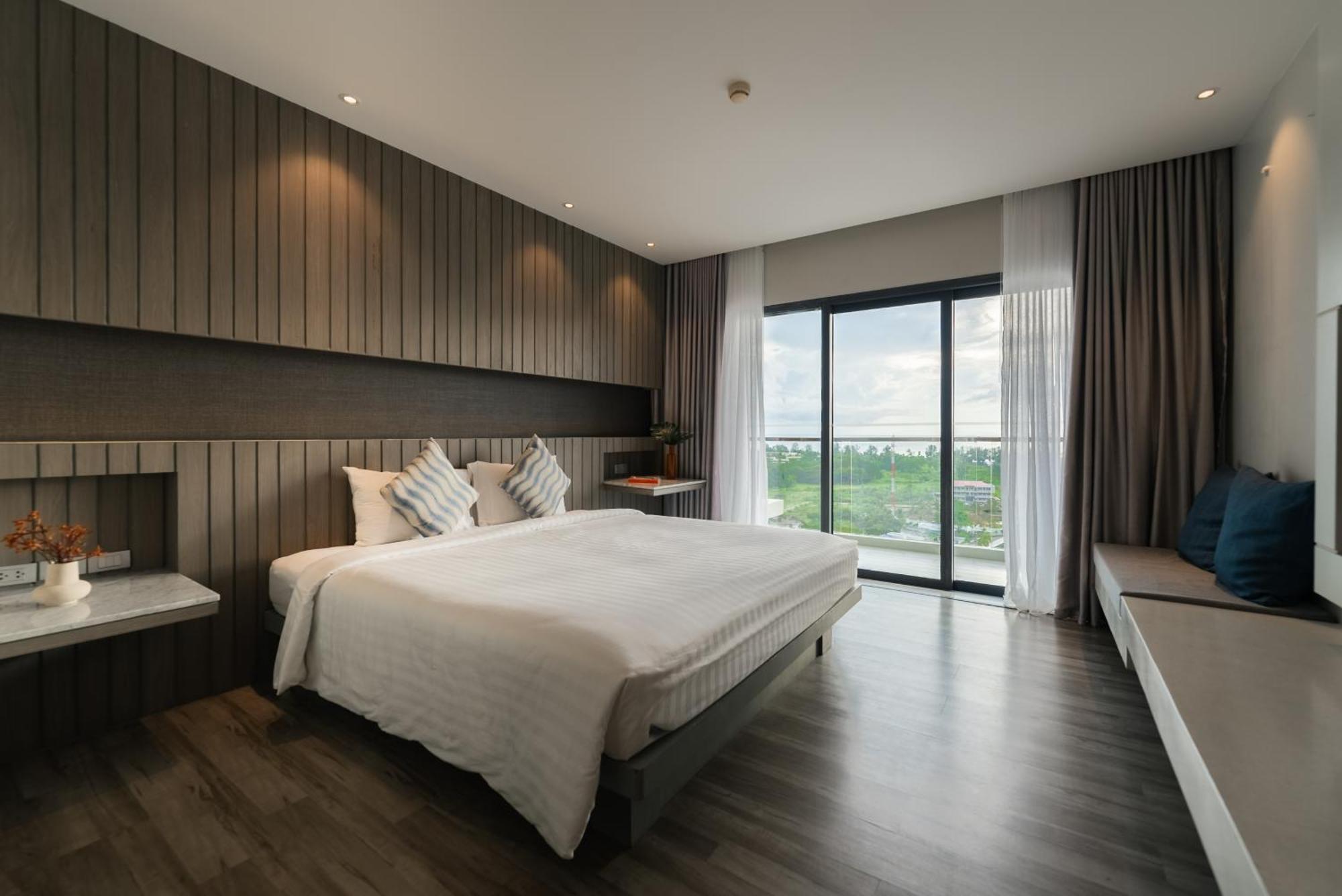 Hotel Ikon Phuket - Sha Extra Plus Karon Exterior foto